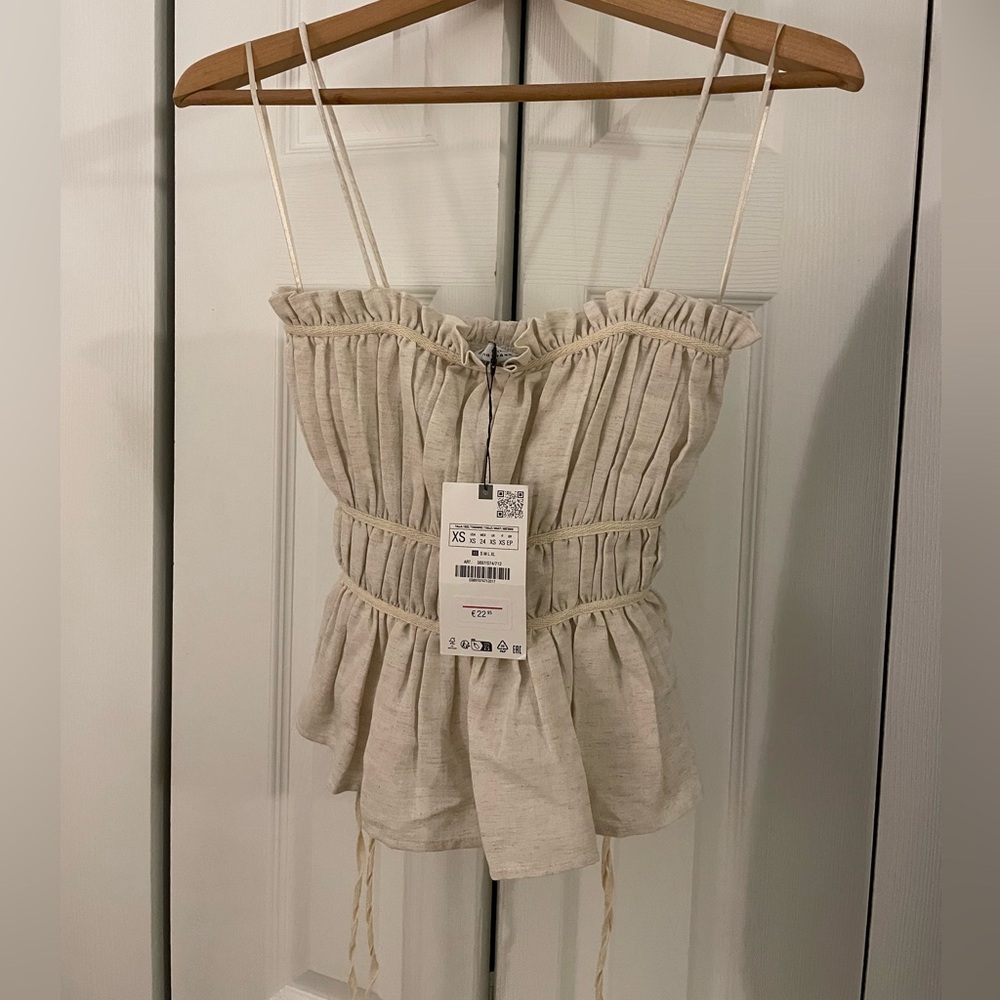 Rustic top with straps